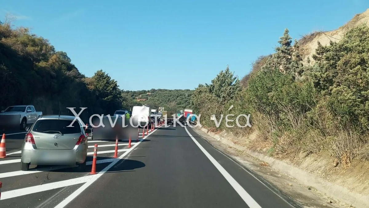 Στρατιωτικό όχημα και σκάφος “μπλόκαραν” την κίνηση στο ΒΟΑΚ