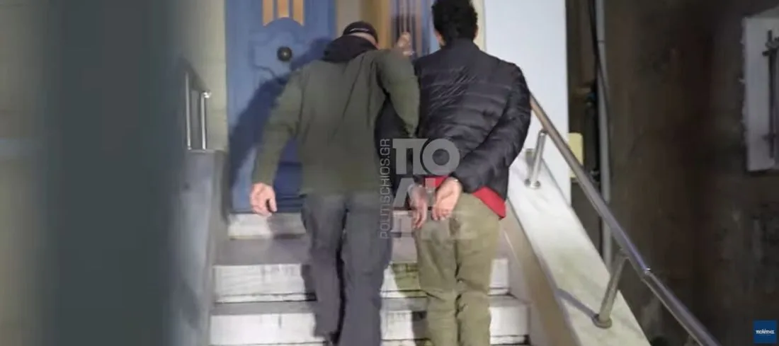 Ναυάγιο στην Χίο: Στον ανακριτή ο φερόμενος ως διακινητής των μεταναστών (ΒΙΝΤΕΟ) - Εικόνα άρθρου